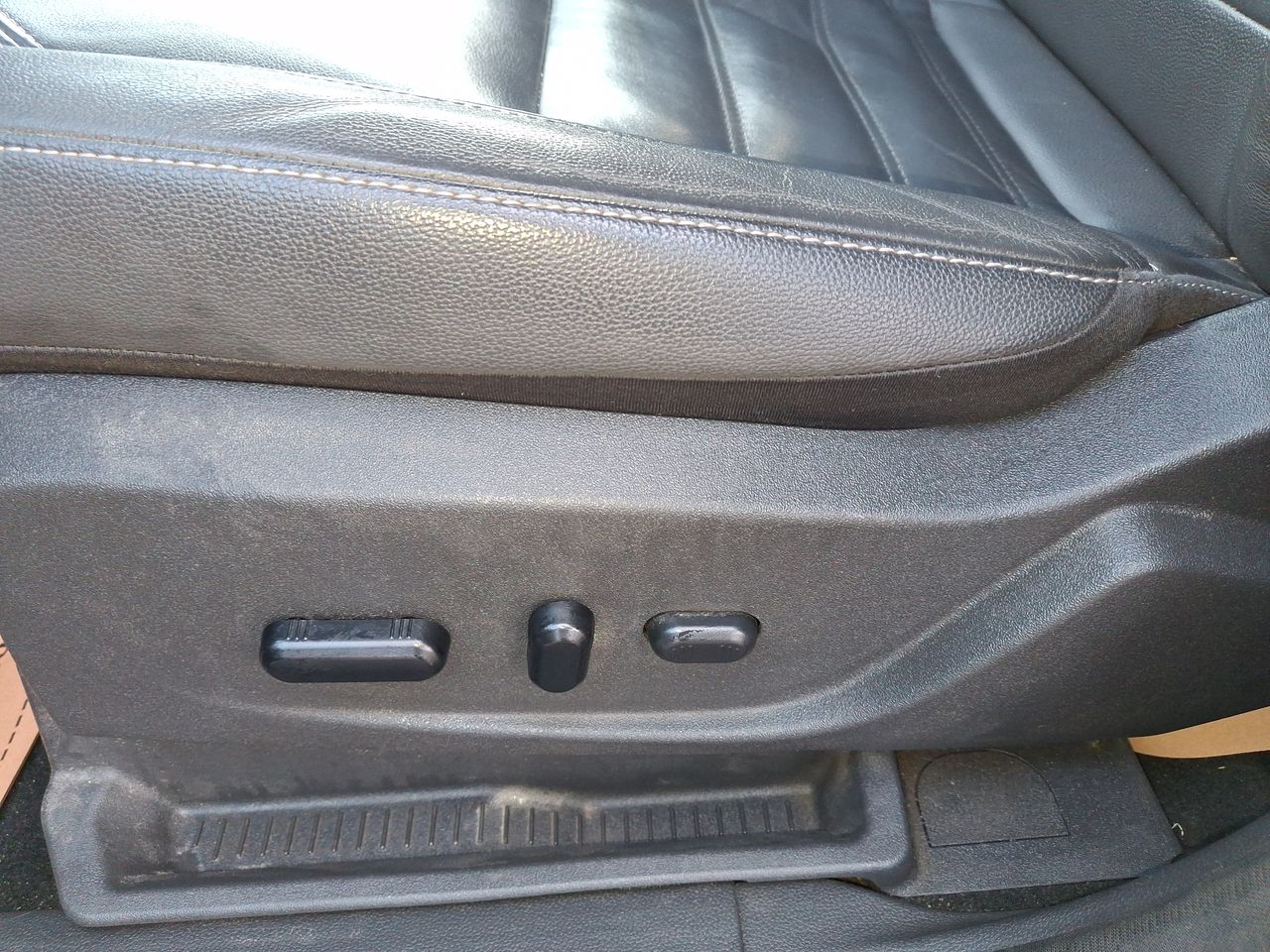Ford Escape — foto 13 de 26