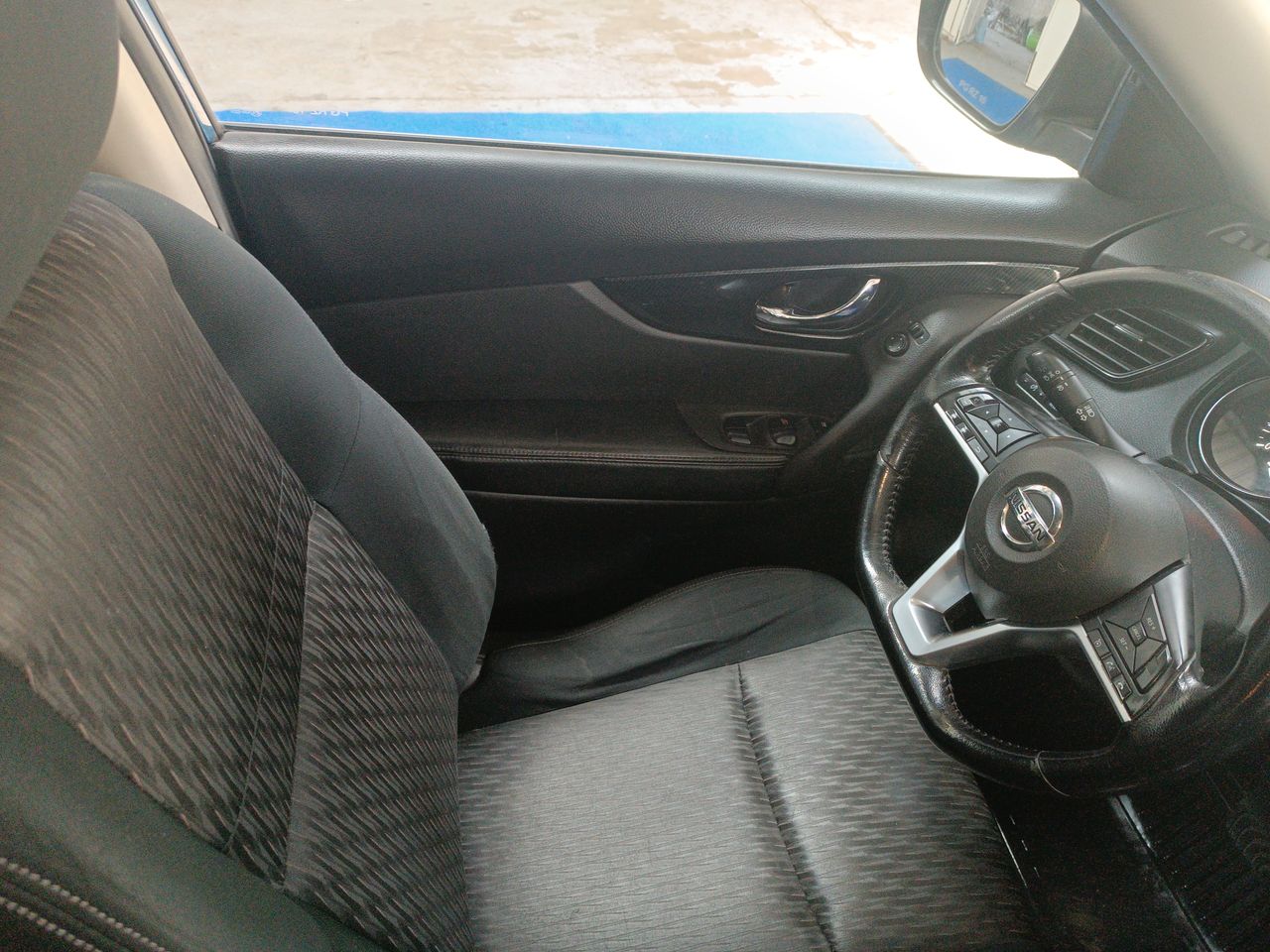NISSAN - 16