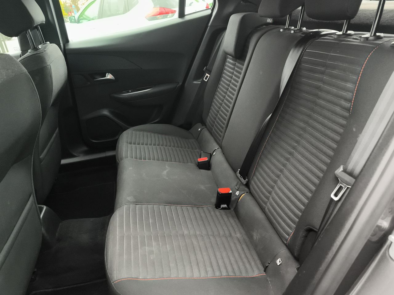 Peugeot 2008 — foto 24 de 24