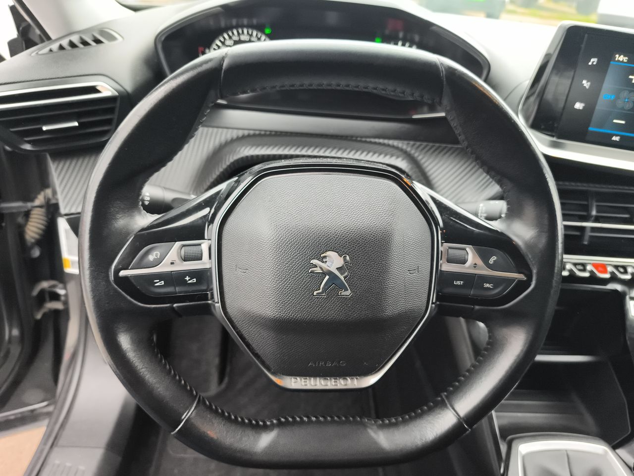 Peugeot 2008 — foto 15 de 24