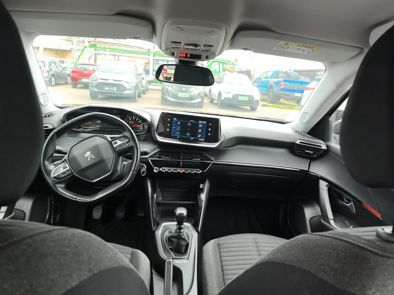 Peugeot 2008 — foto 2 de 24