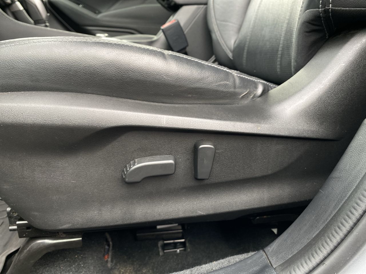 Subaru Forester — foto 25 de 37