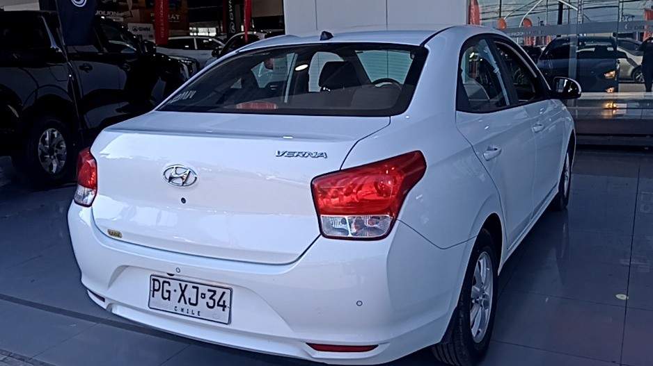 HYUNDAI - 4