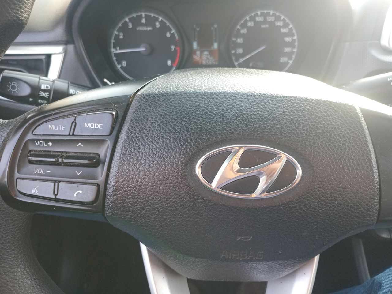 HYUNDAI - 17