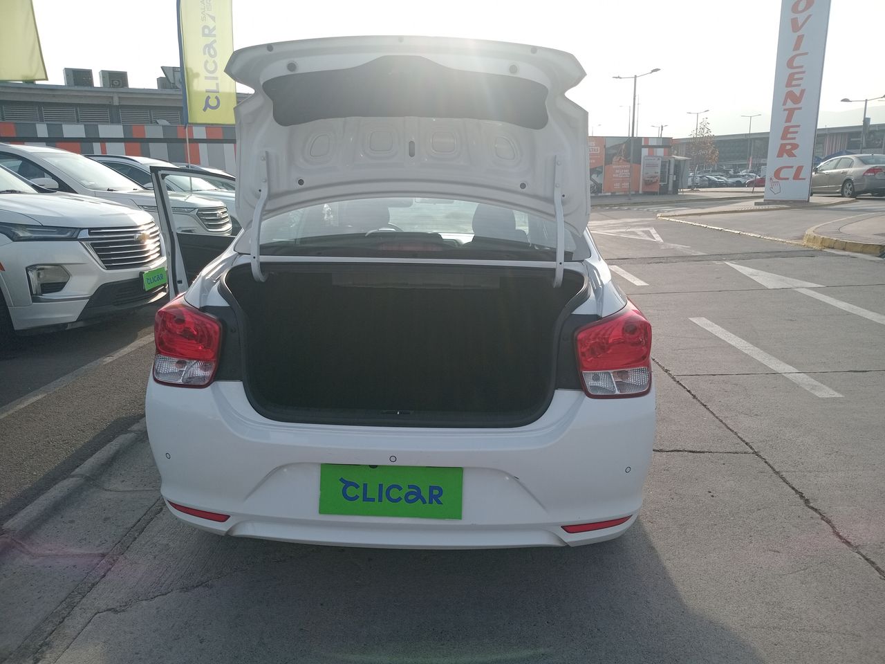 HYUNDAI - 12