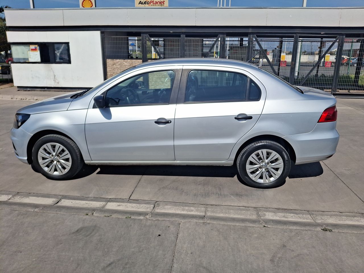 VOLKSWAGEN - 4