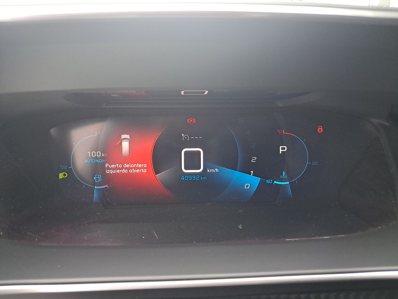 Peugeot 2008 — foto 27 de 34