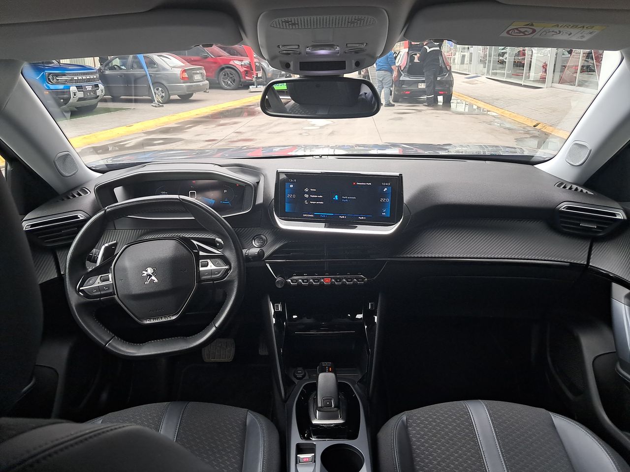 Peugeot 2008 — foto 32 de 34
