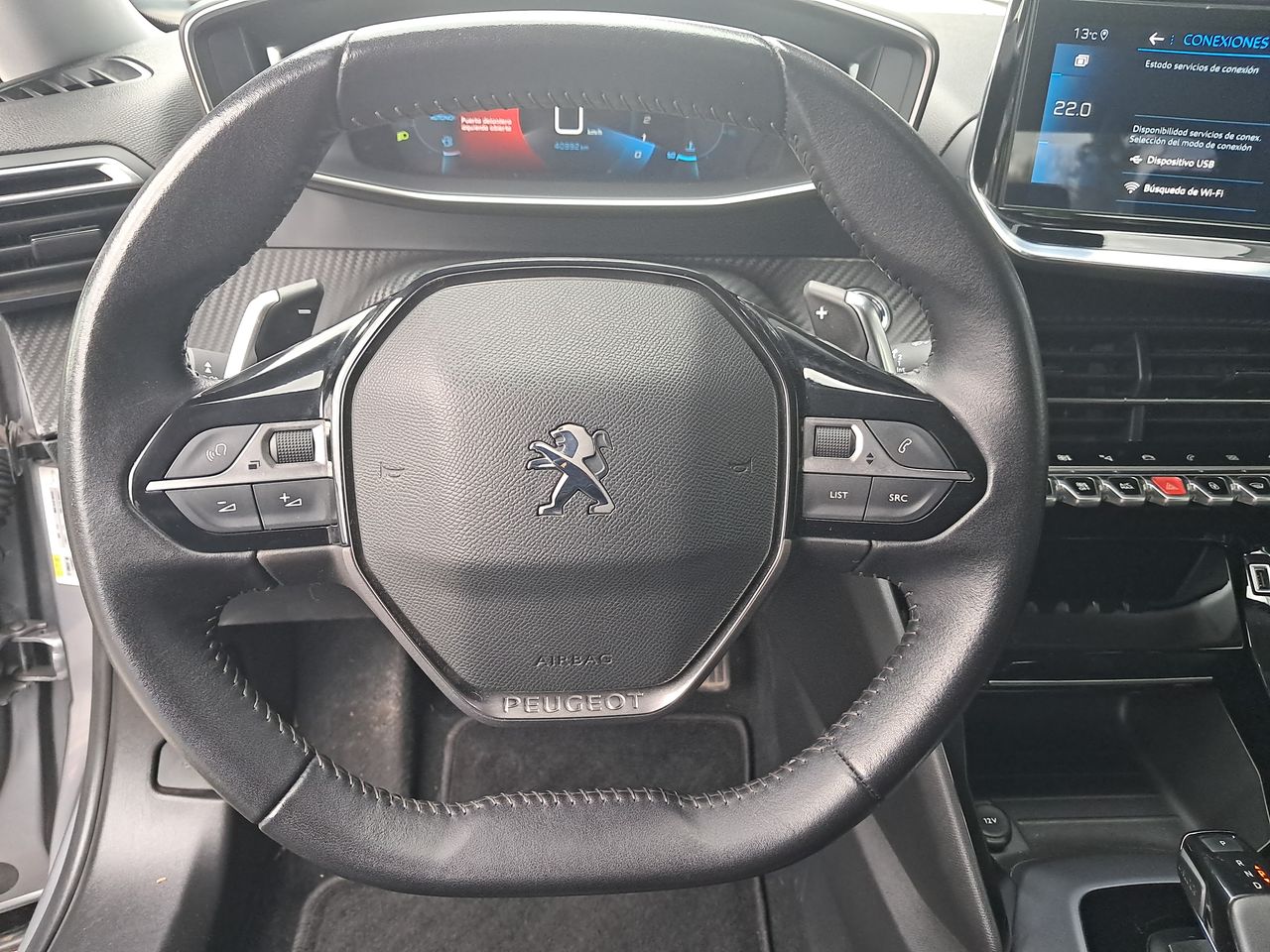Peugeot 2008 — foto 25 de 34