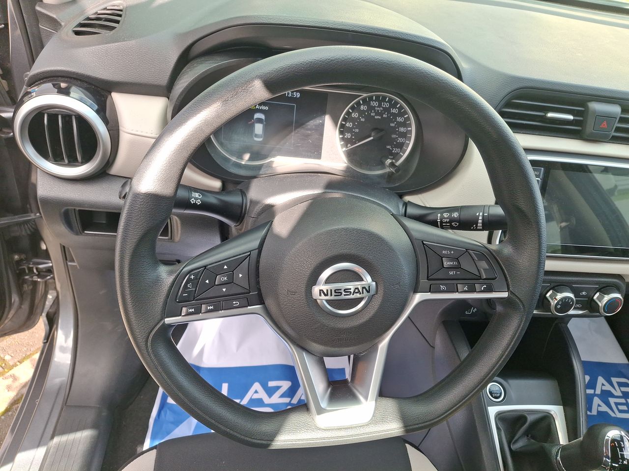 NISSAN - 25