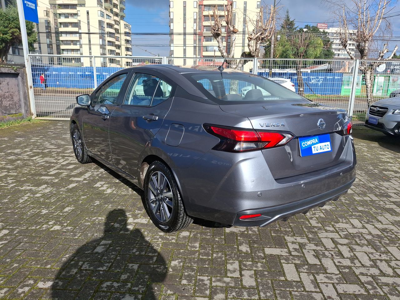 NISSAN - 5