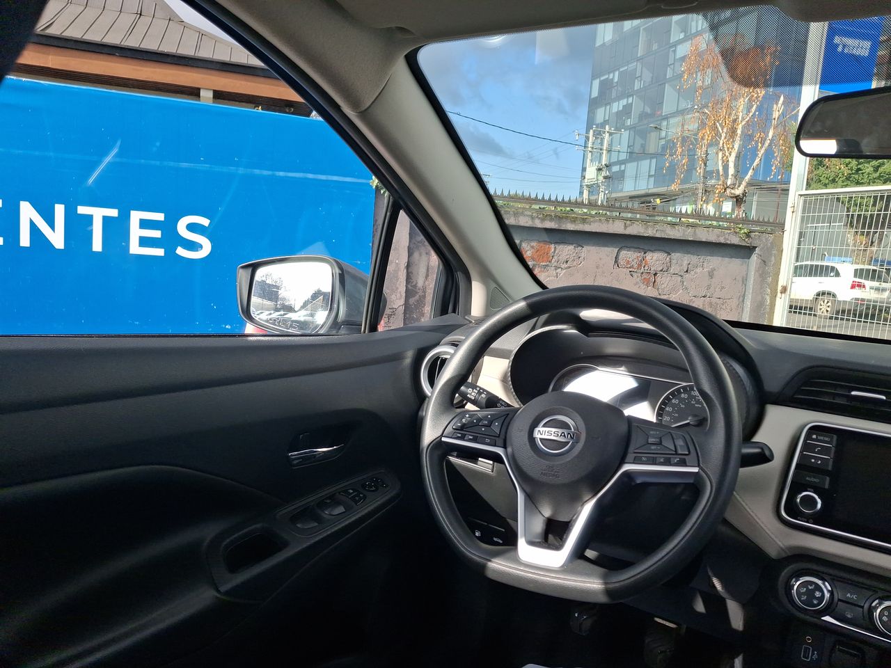 NISSAN - 16