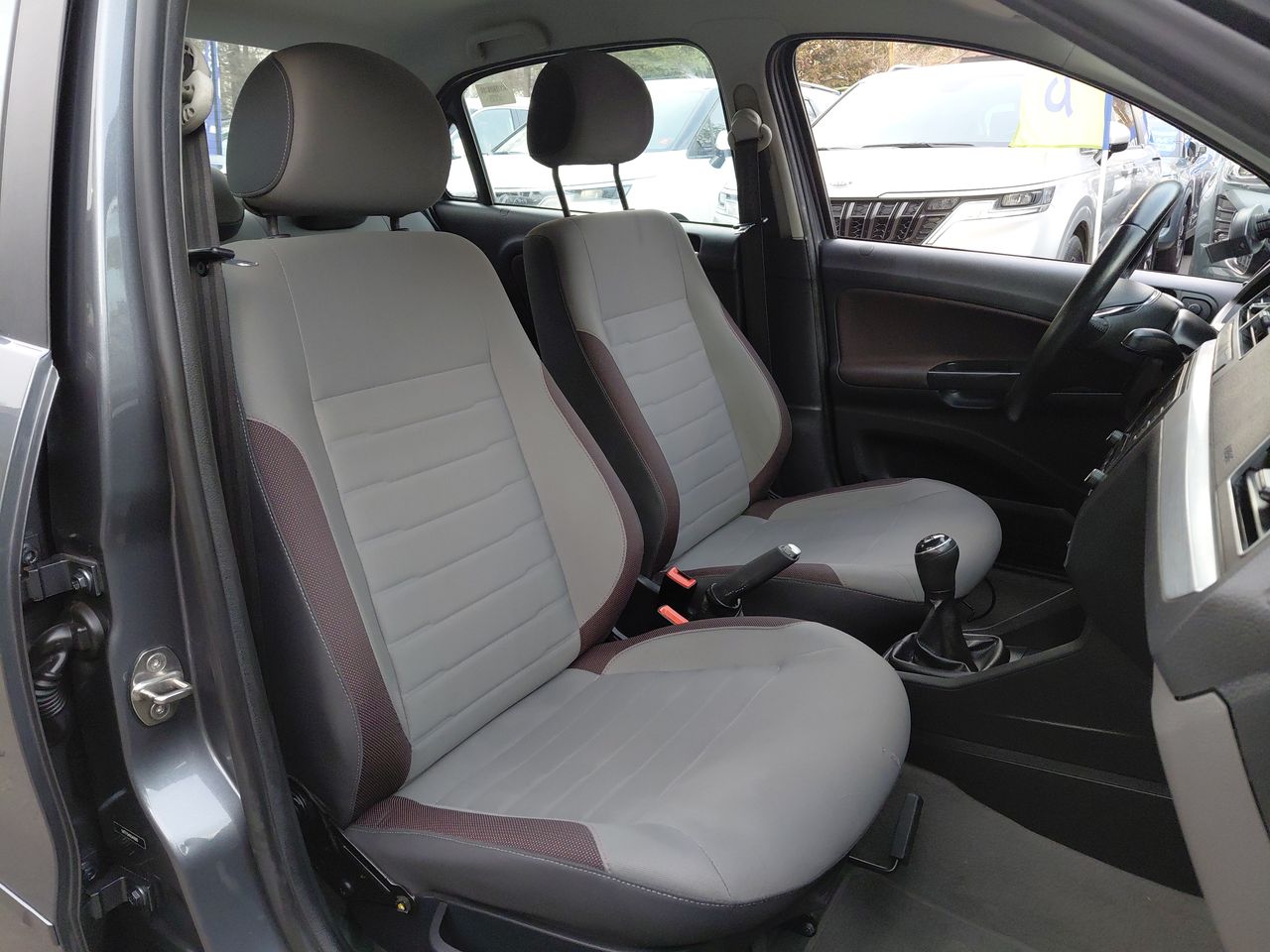 Suzuki Jimny — foto 24 de 25