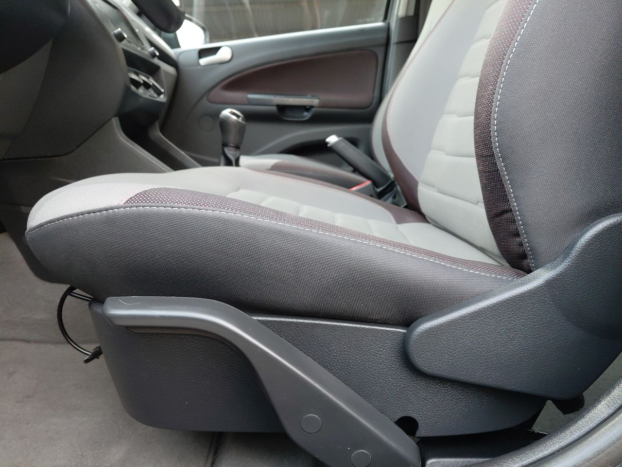 Suzuki Jimny — foto 15 de 25