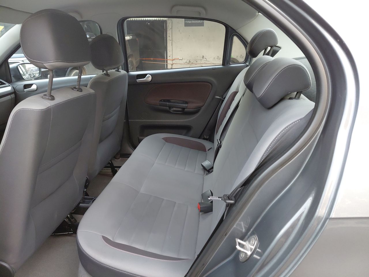 VOLKSWAGEN - 5