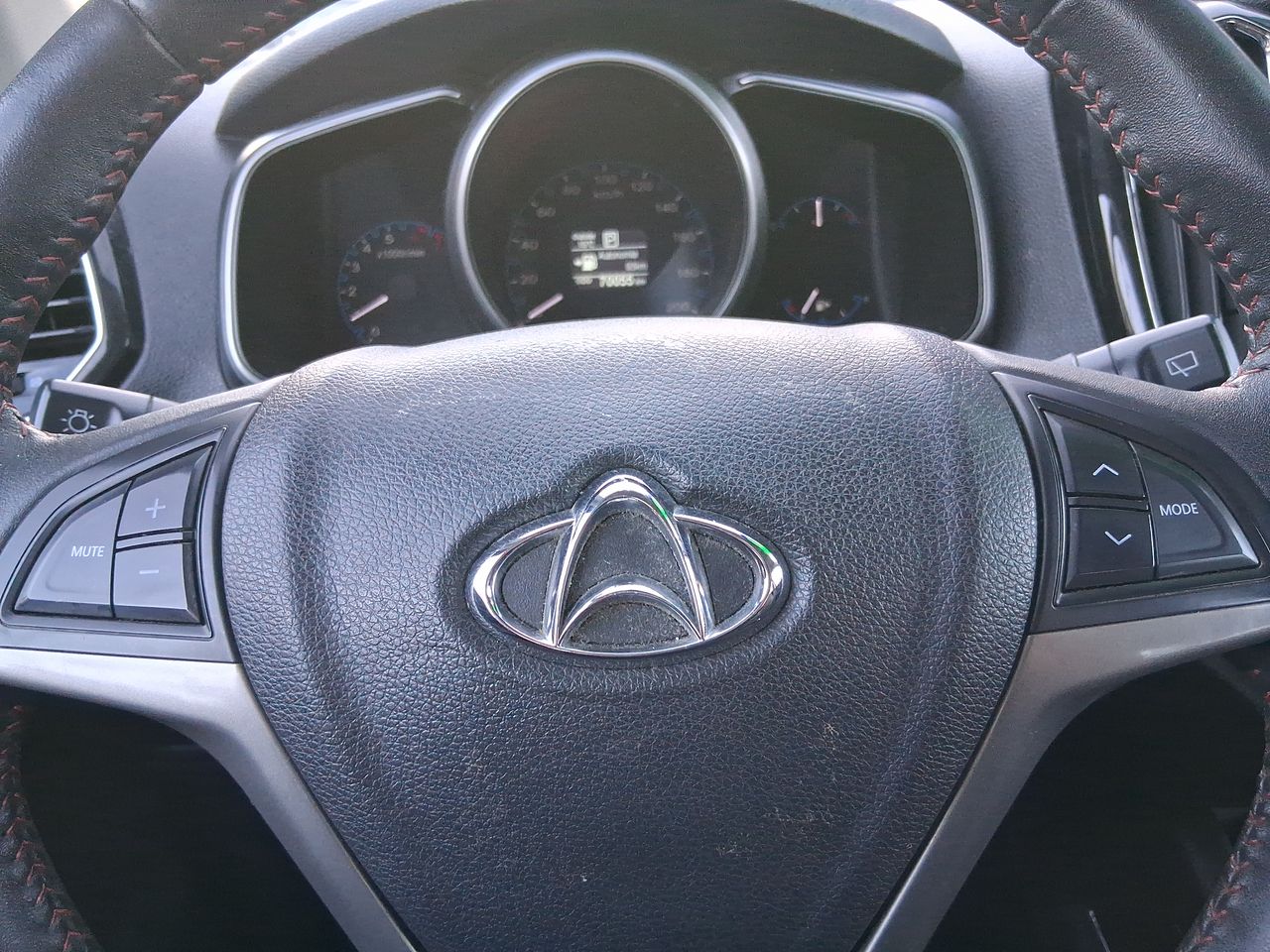 Mitsubishi Montero Sport — foto 20 de 30