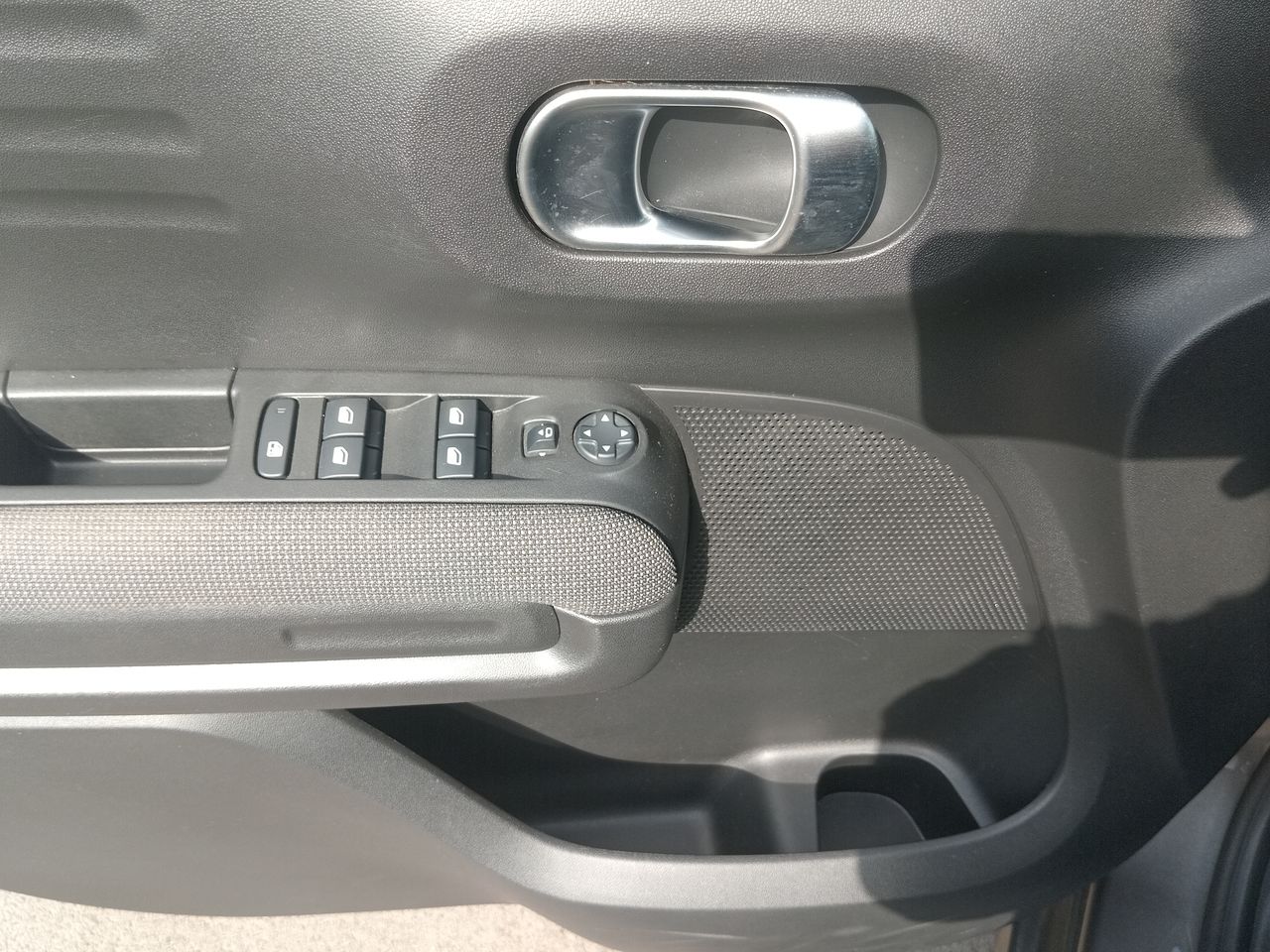 Opel Mokka — foto 19 de 33