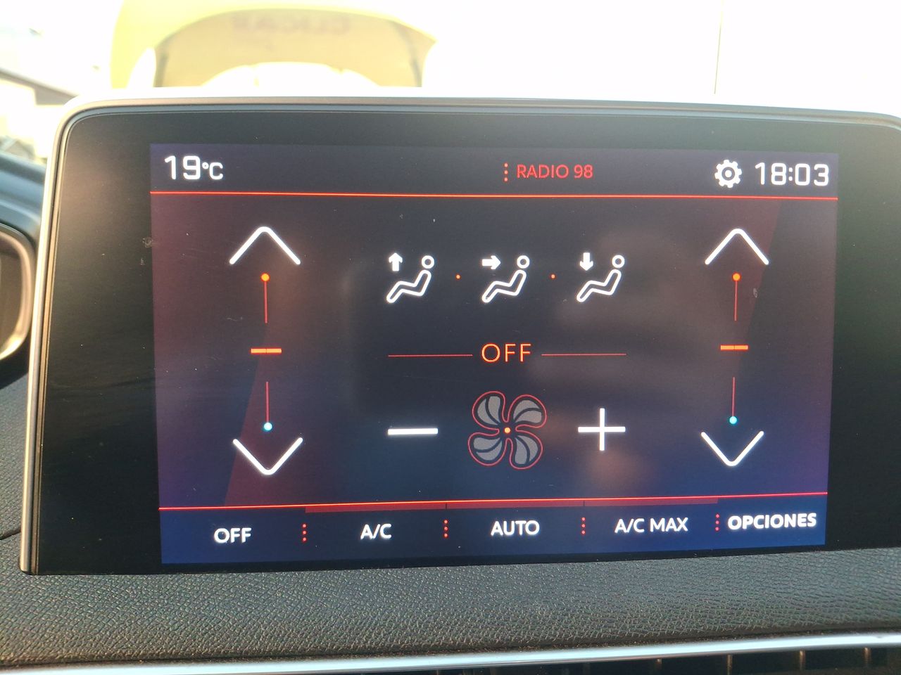 Peugeot 3008 — foto 29 de 31