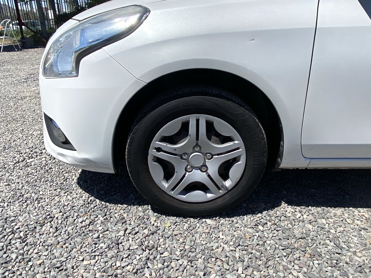 NISSAN - 17