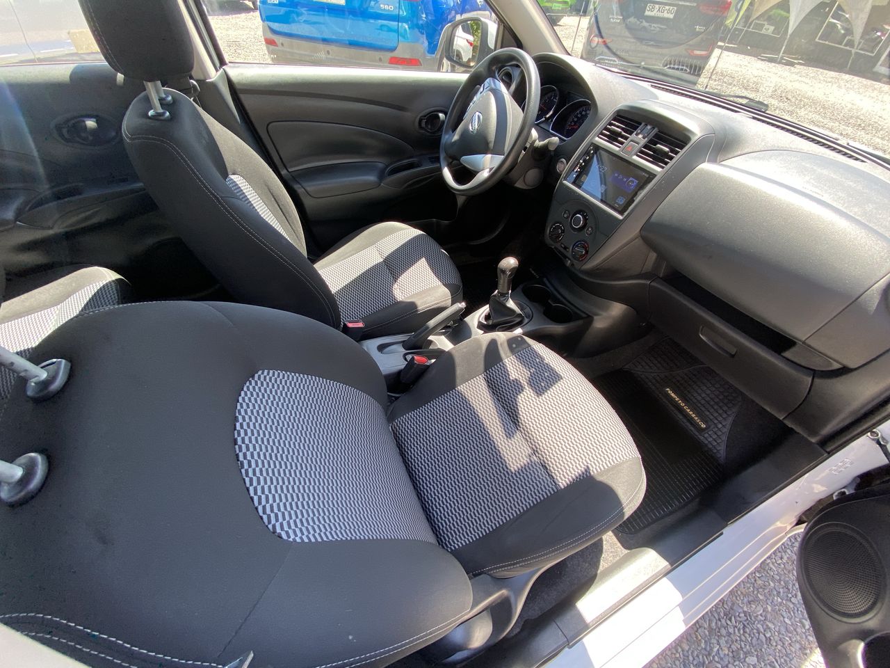 NISSAN - 15