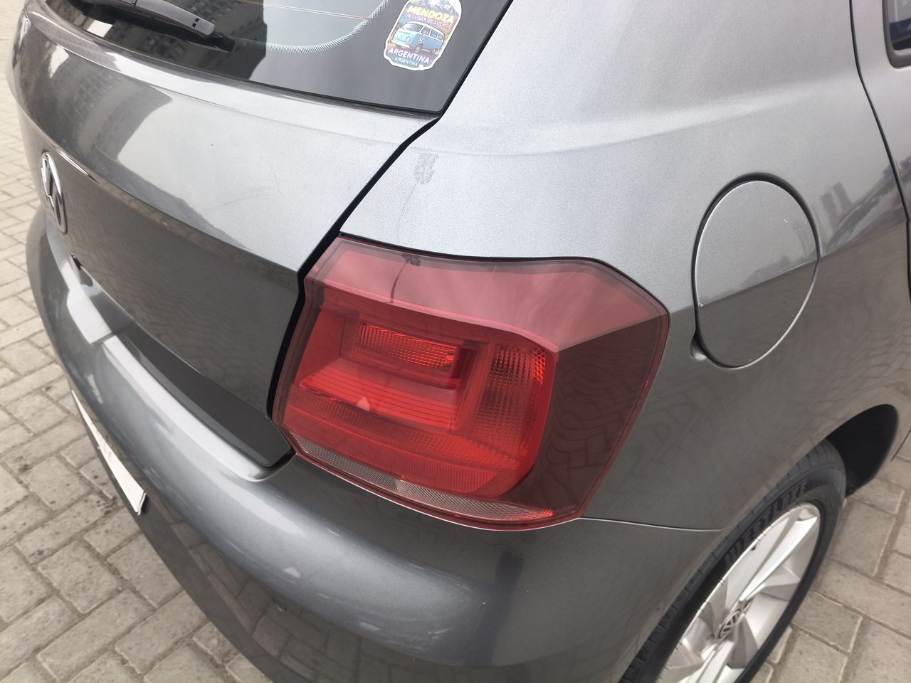 VOLKSWAGEN - 12