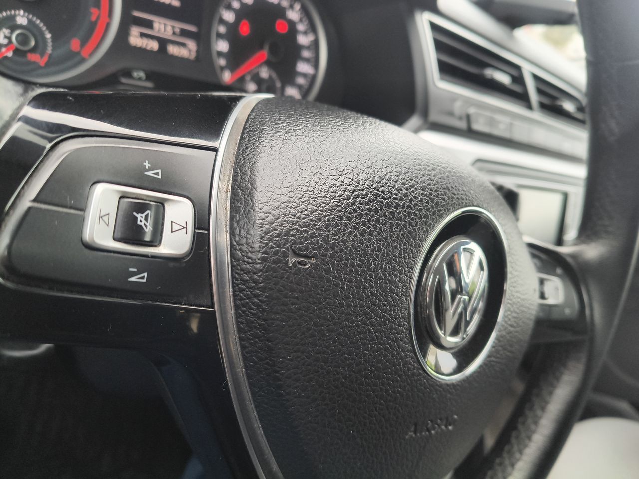 VOLKSWAGEN - 15