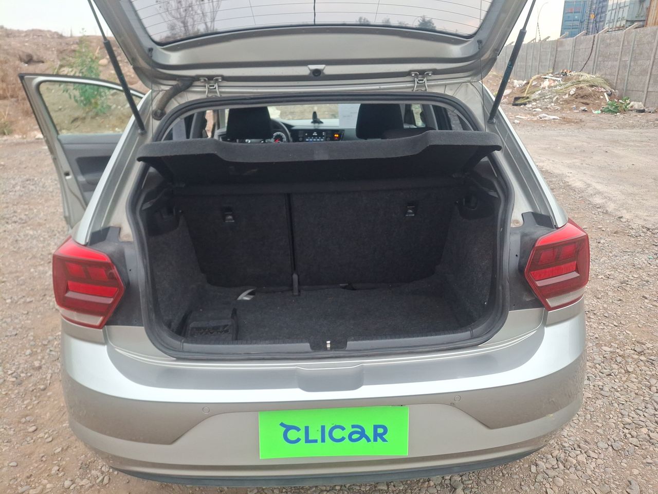VOLKSWAGEN - 13