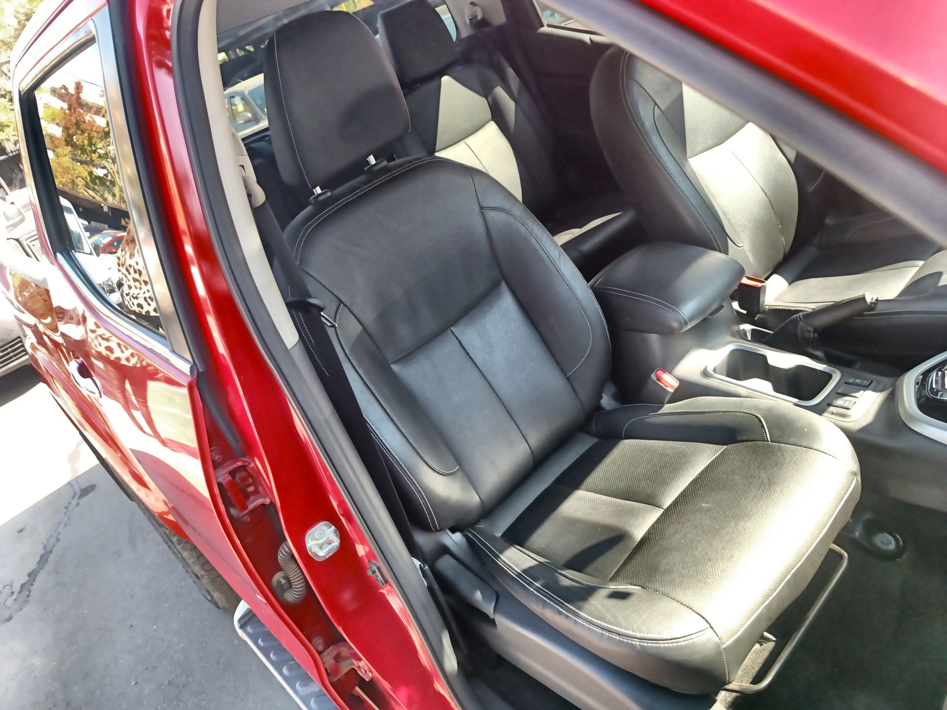 NISSAN - 27