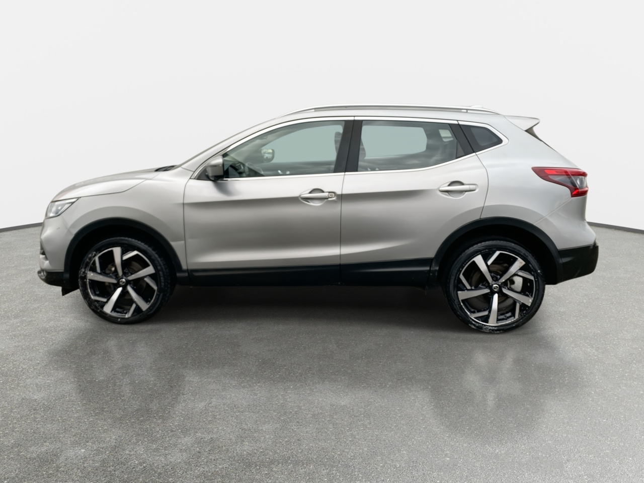 NISSAN - 4