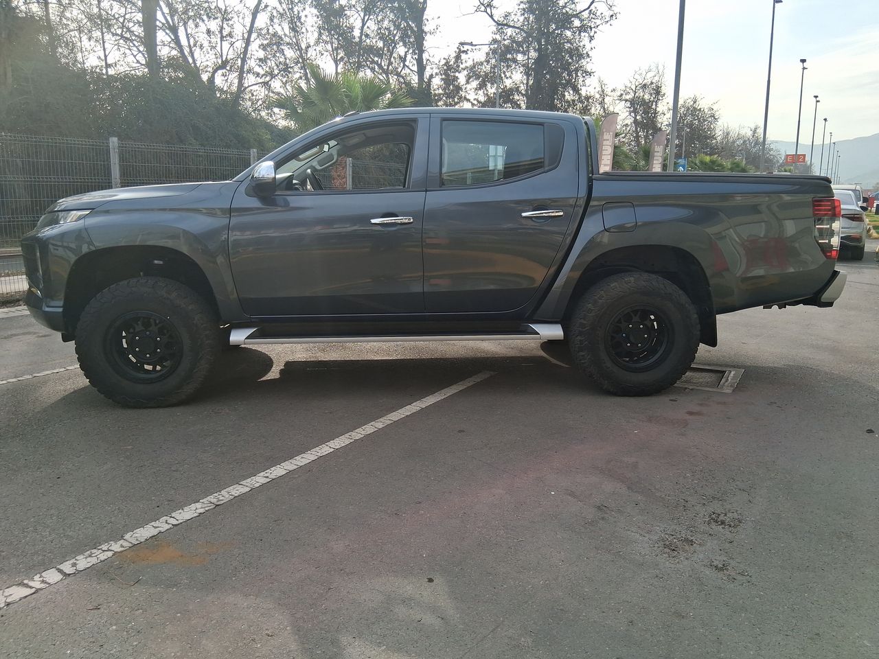 MITSUBISHI - 4