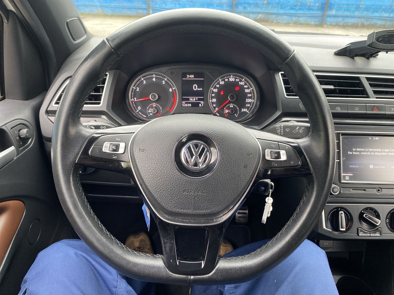 VOLKSWAGEN - 24