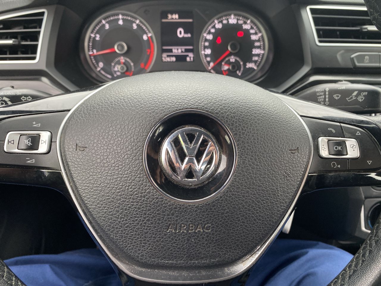 VOLKSWAGEN - 25