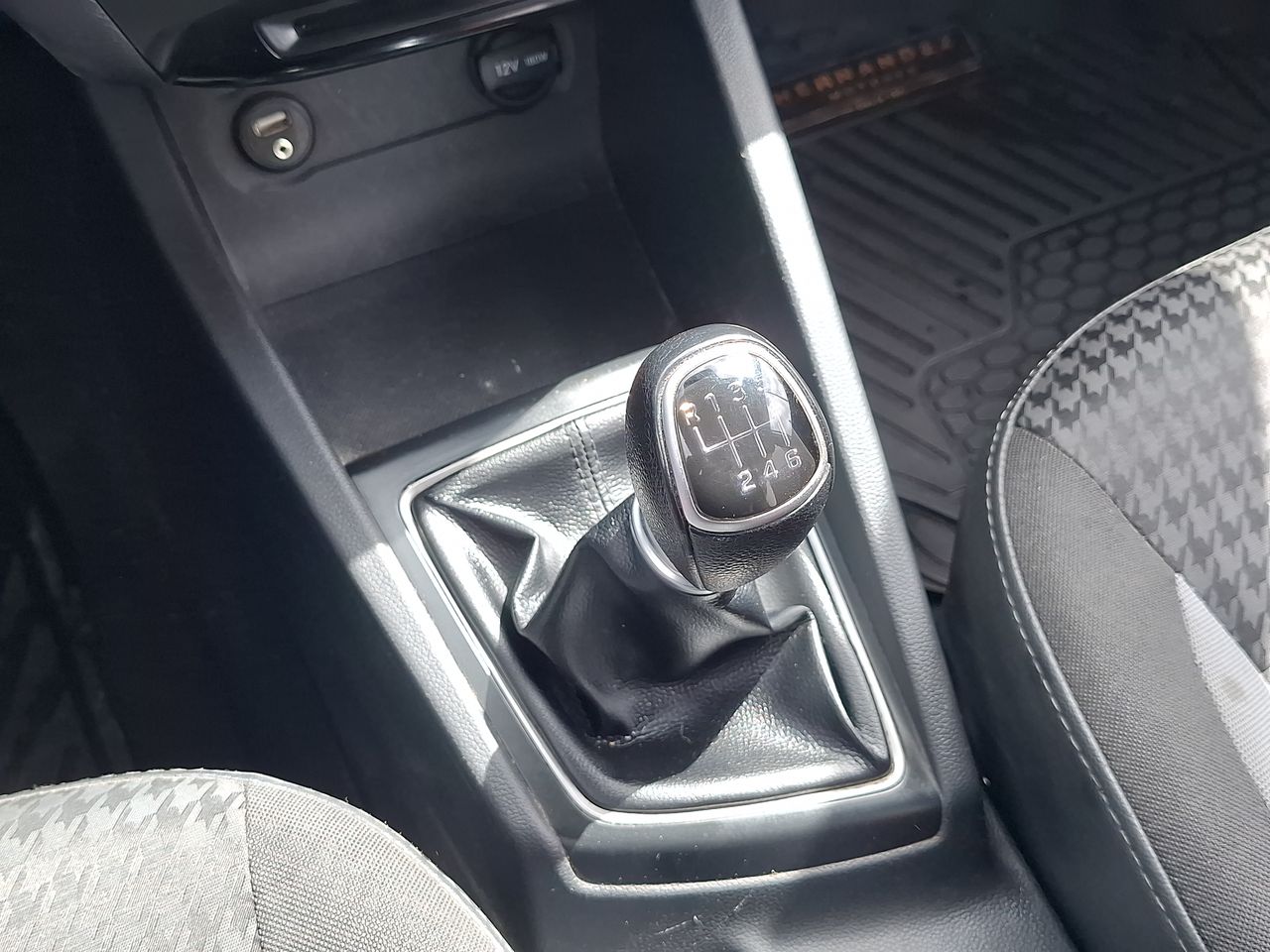 Hyundai I20 — foto 30 de 33