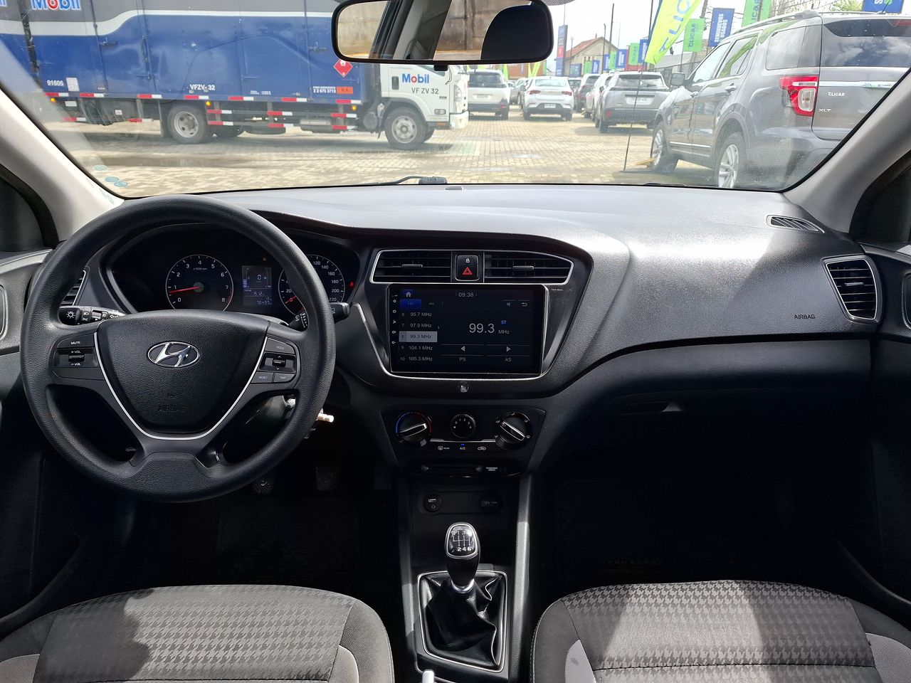 Hyundai I20 — foto 31 de 33