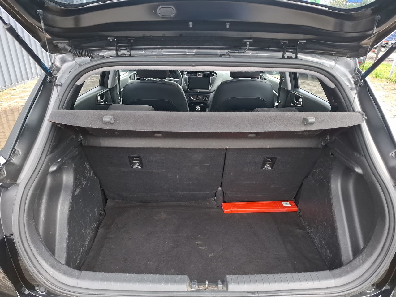 Hyundai I20 — foto 21 de 33