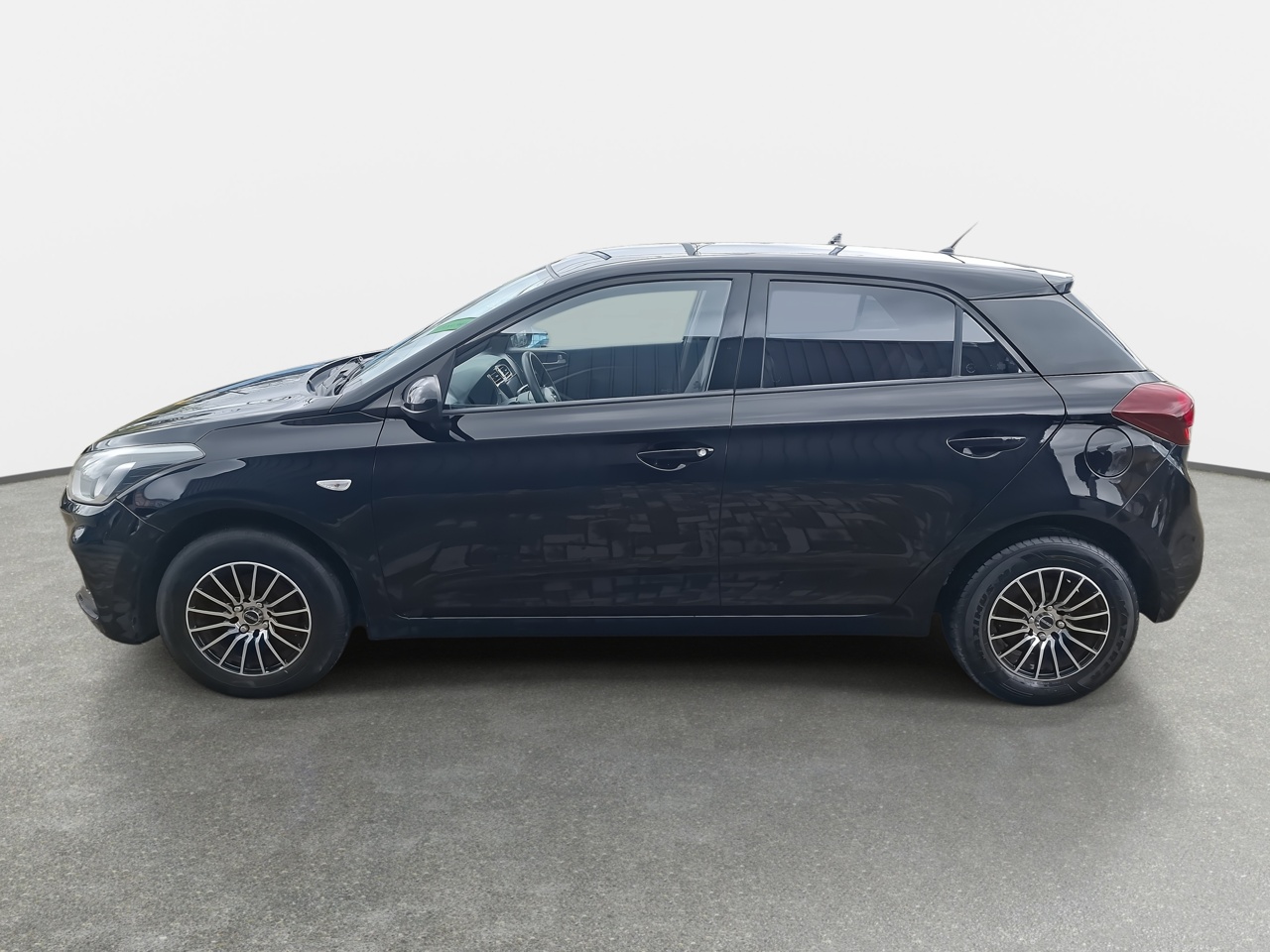 HYUNDAI - 4