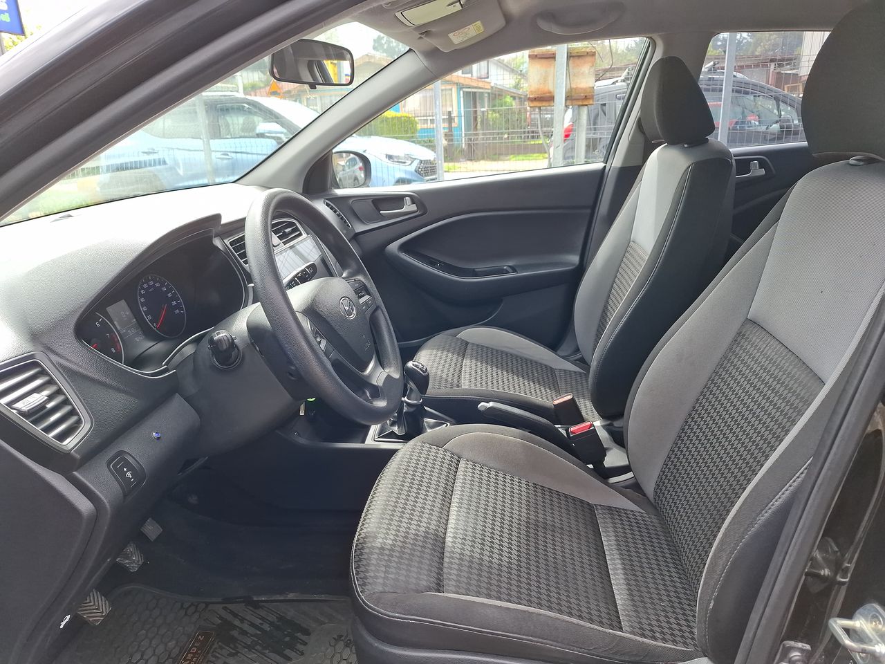 Hyundai I20 — foto 11 de 33