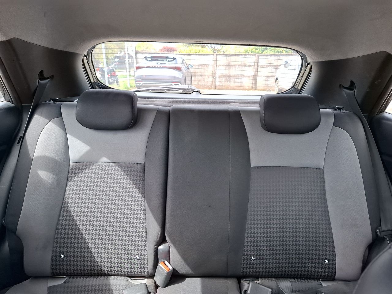 Hyundai I20 — foto 13 de 33