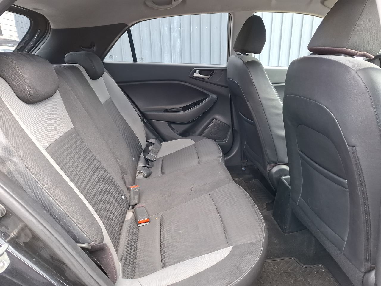 Hyundai I20 — foto 16 de 33