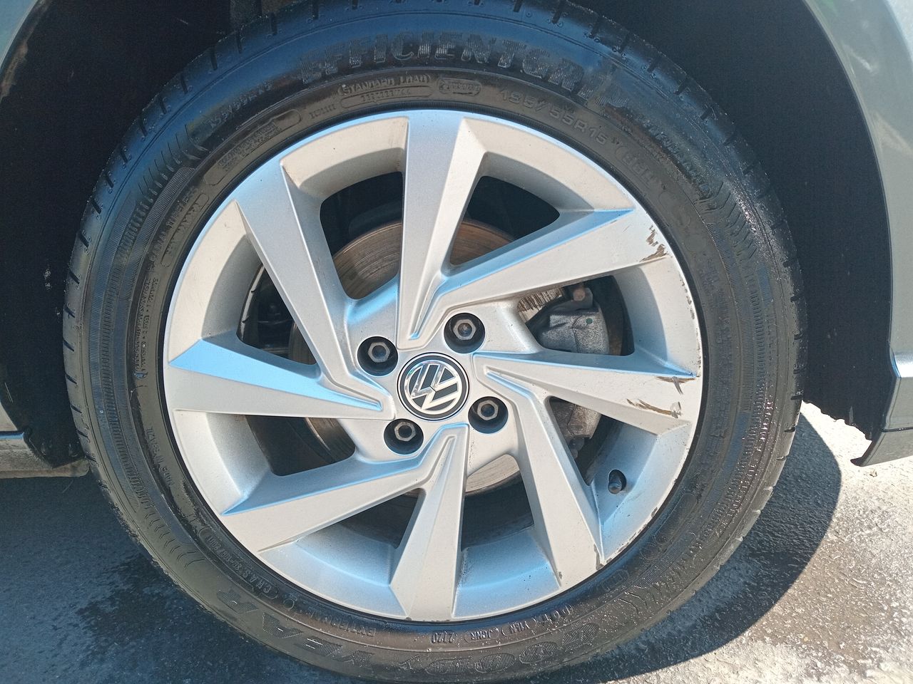 VOLKSWAGEN - 15