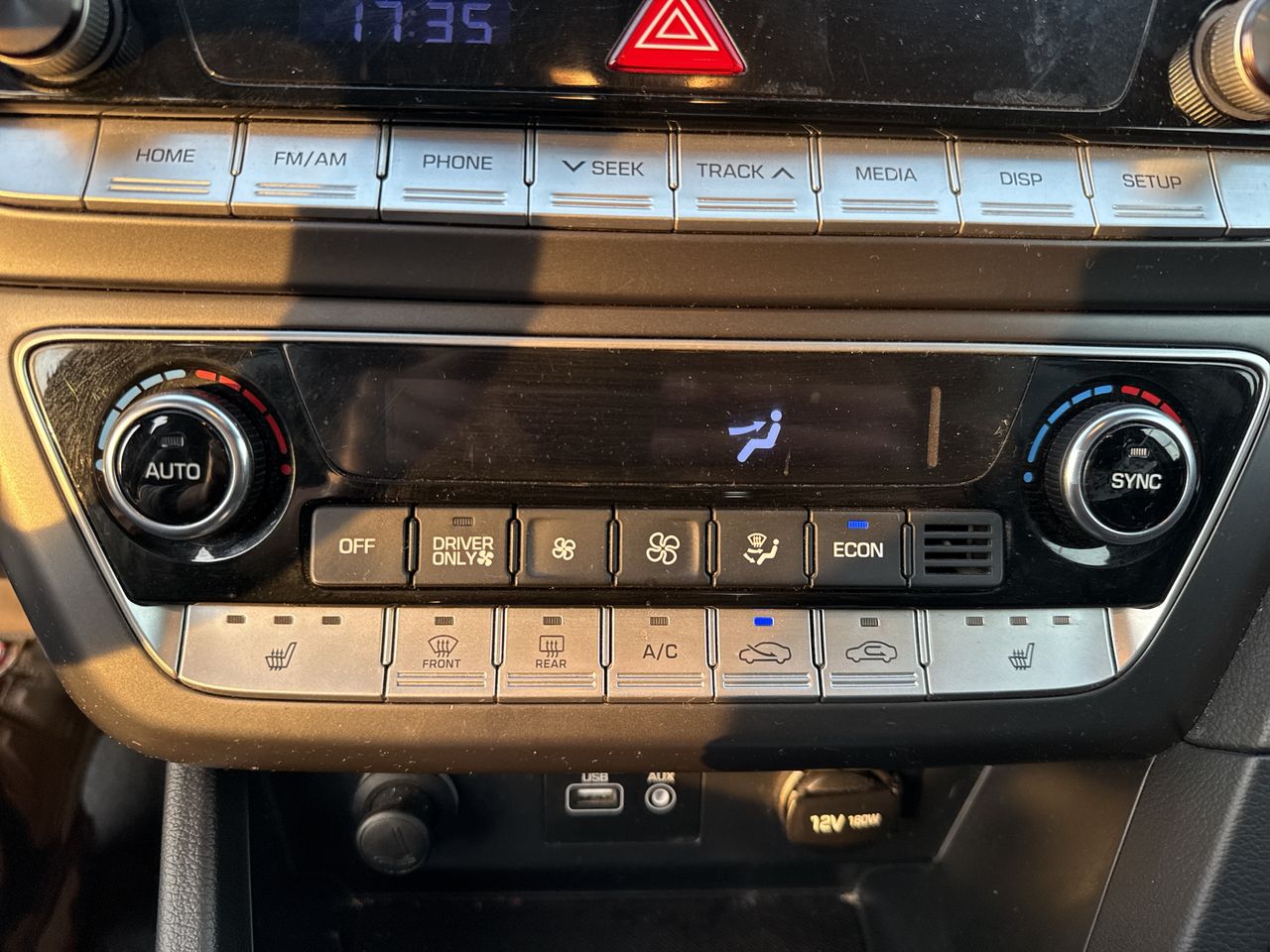 Hyundai Sonata — foto 22 de 26