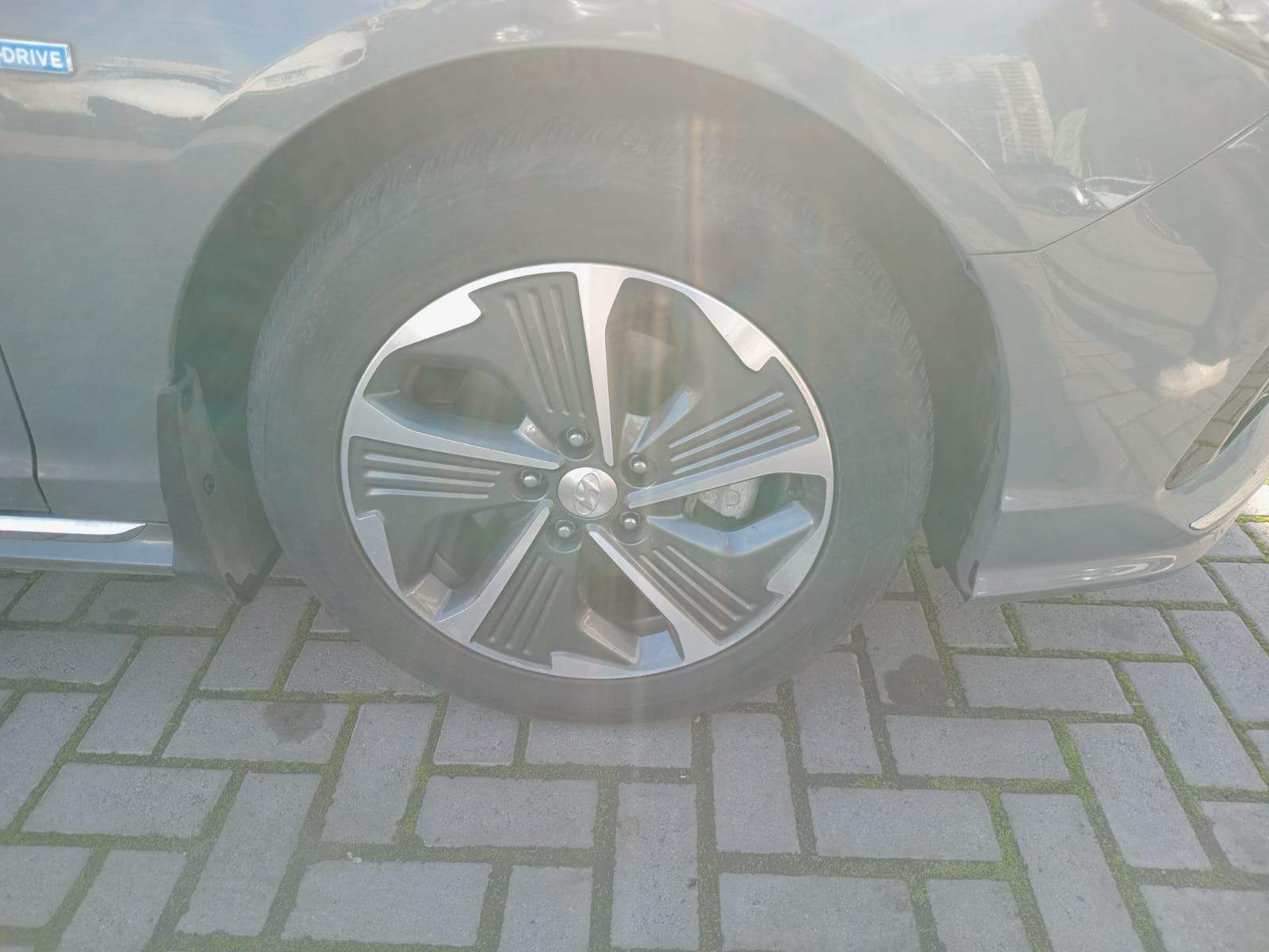 HYUNDAI - 4