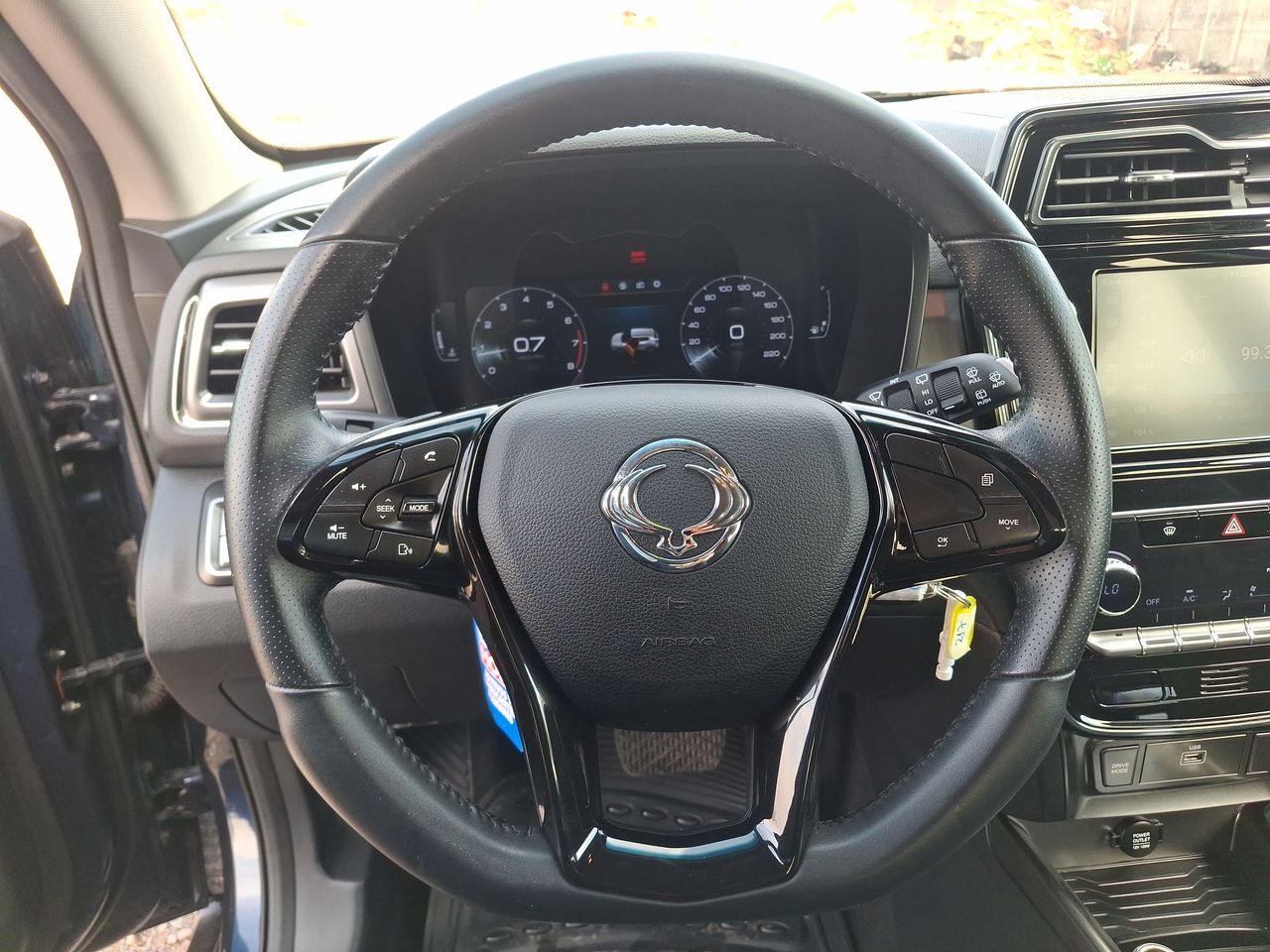 SSANGYONG - 23
