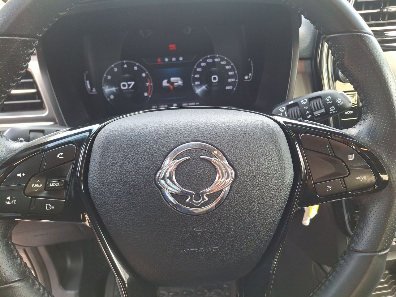 SSANGYONG - 24