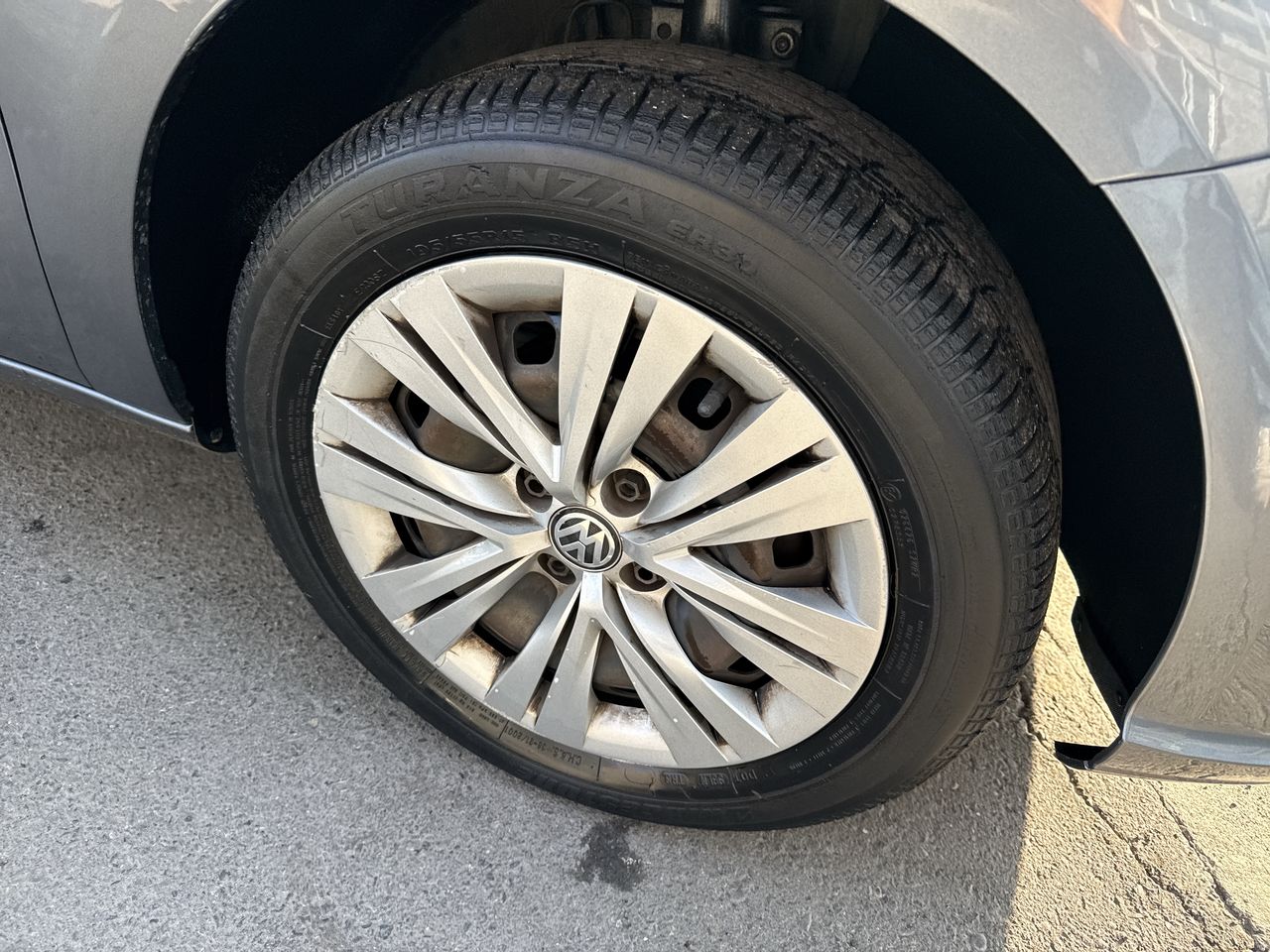VOLKSWAGEN - 9