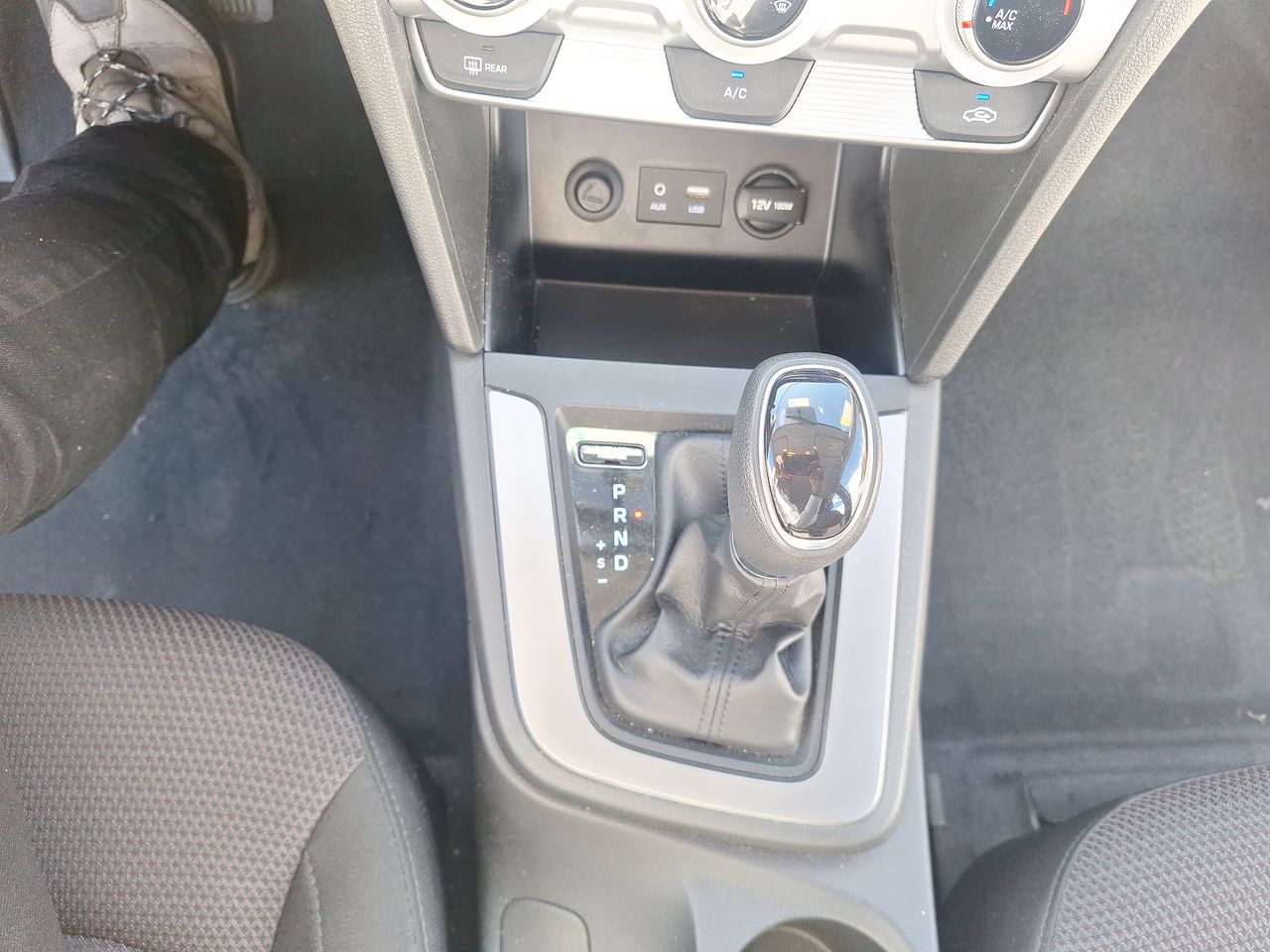 HYUNDAI - 24
