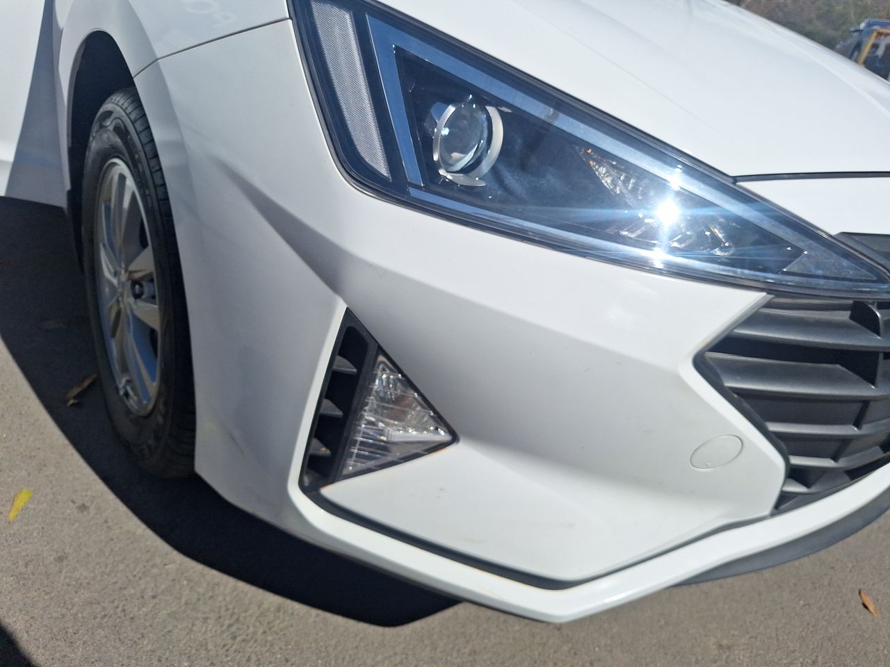 HYUNDAI - 12