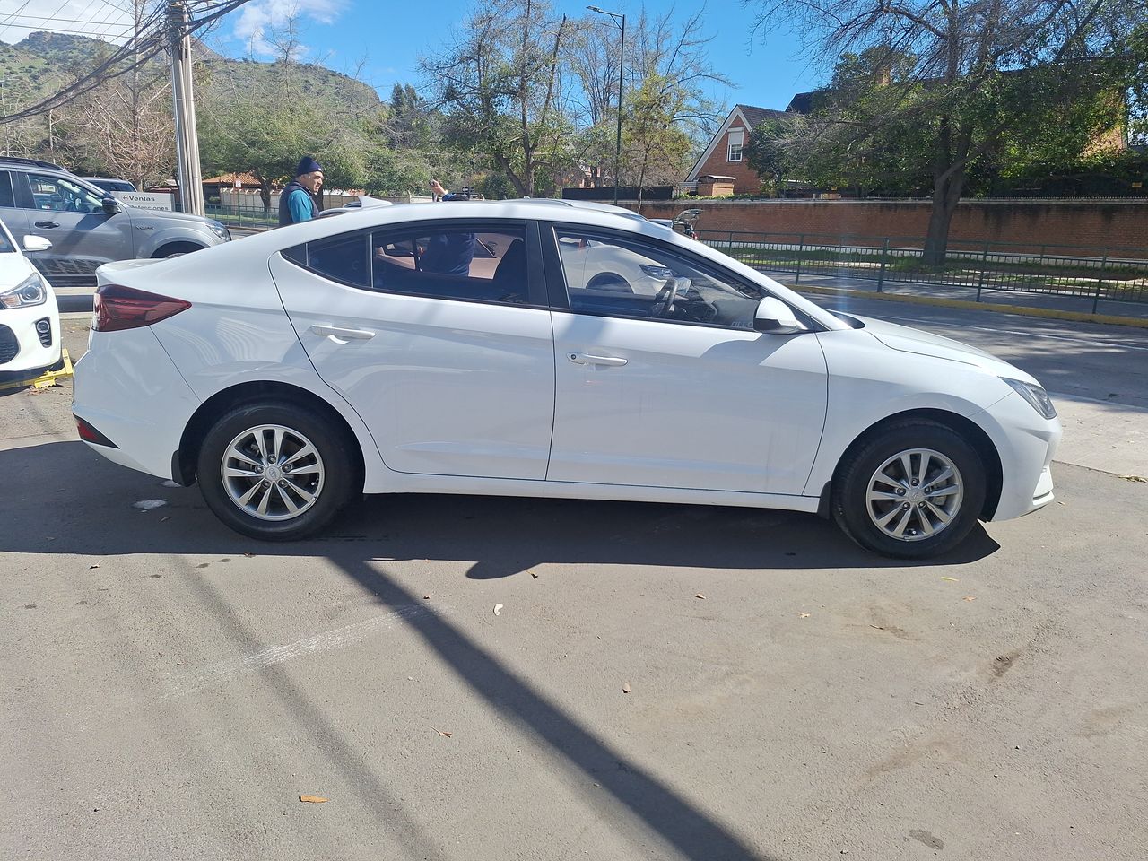 HYUNDAI - 8