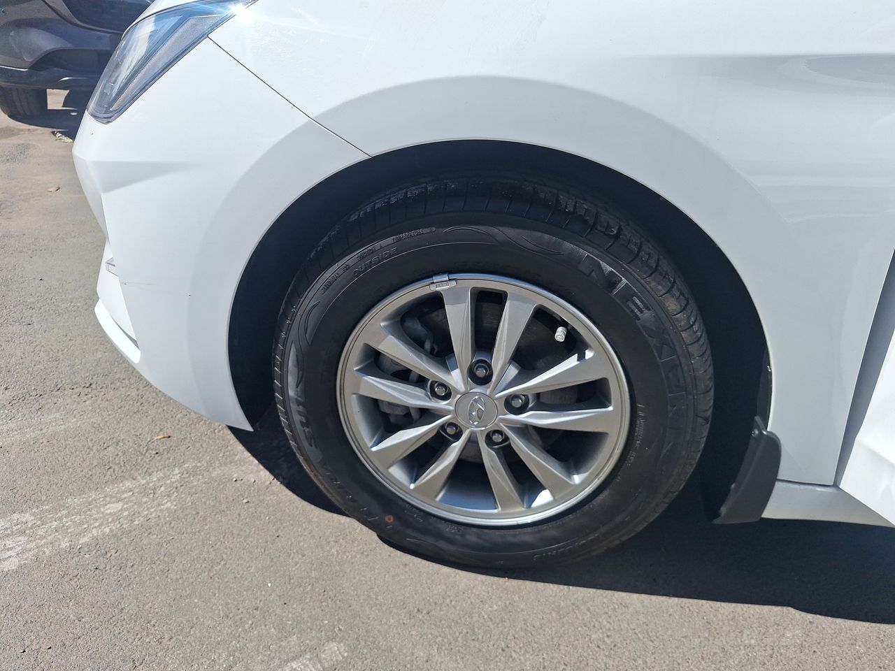 HYUNDAI - 10