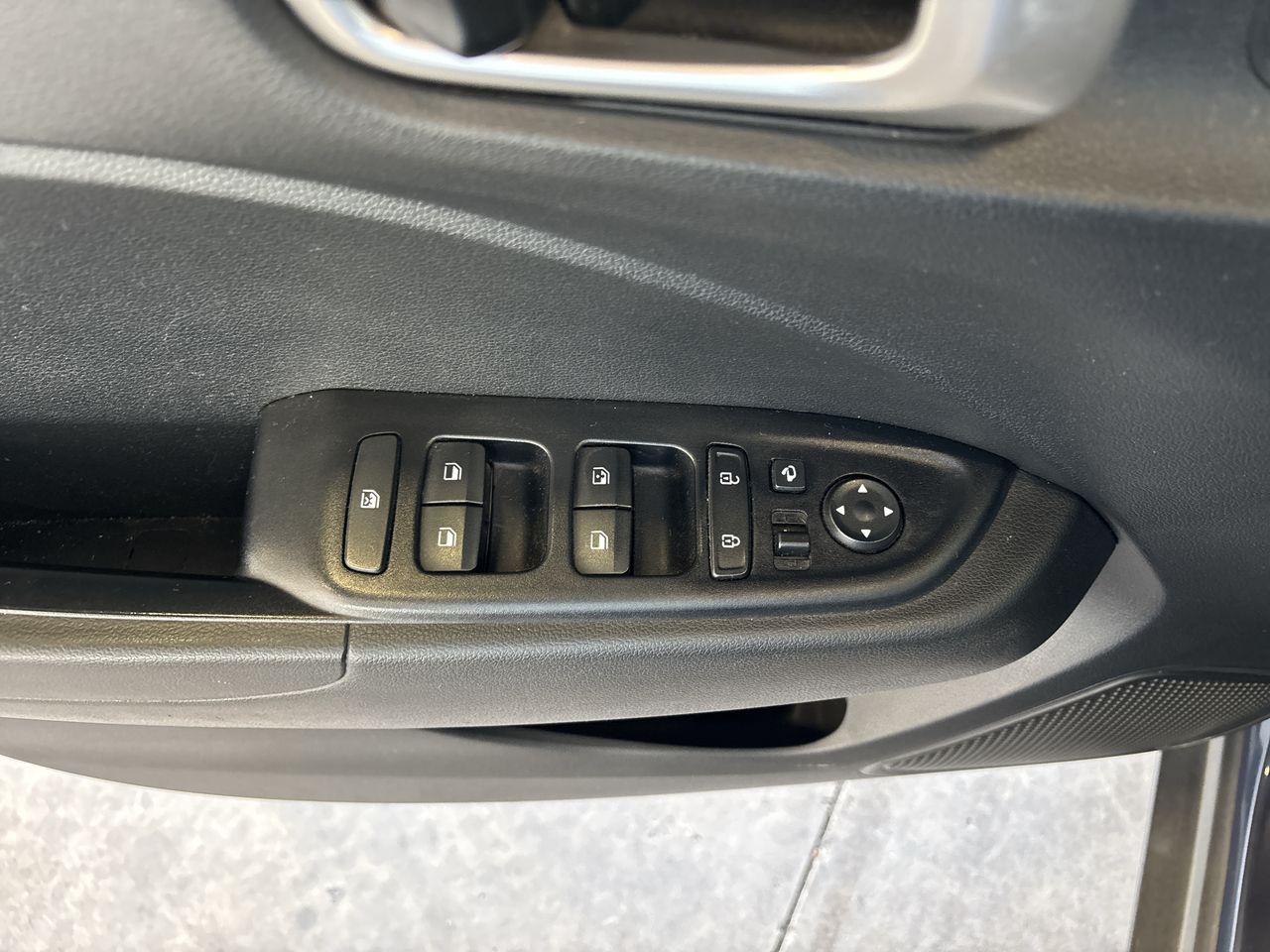 HYUNDAI - 20